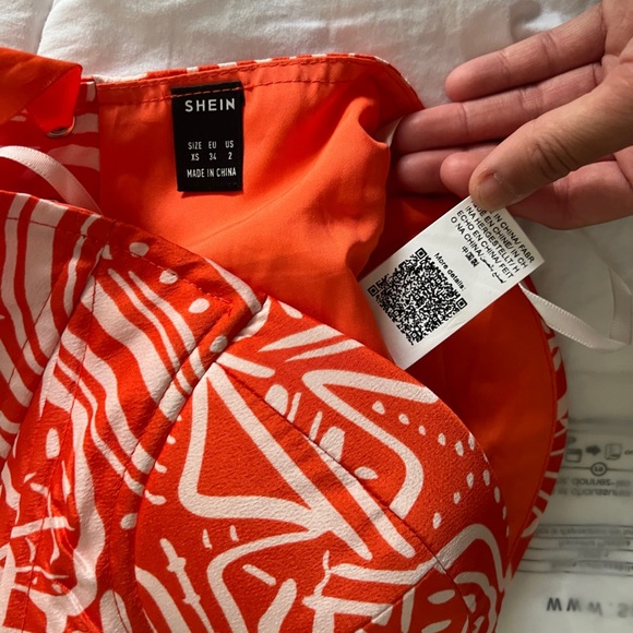 SHEIN Privé Allover Print
Grommet Lace Up Bustier Tube Top SIZE XS ORANGE & PINK - Picture 10 of 13